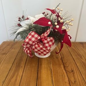 Festive Red and White Holiday Floral Arrangement